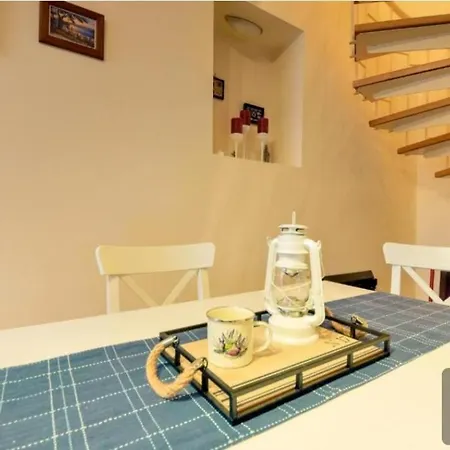 Mali Dvori Diklo Vikendica