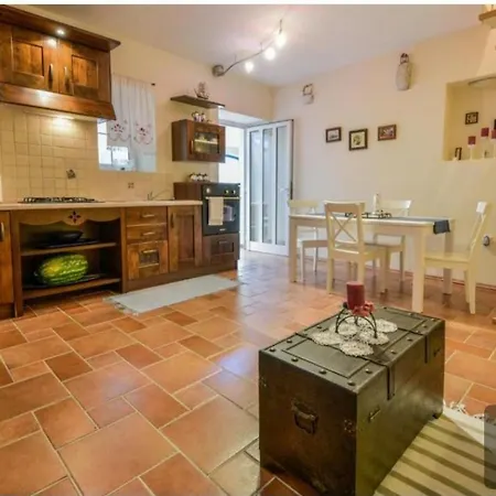 Vikendica Mali Dvori Diklo